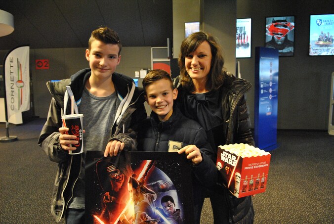 Maarten en Ruben gingen naar de cinema met mama Hilde.