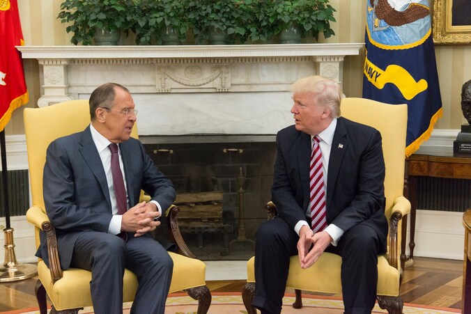De Russische minister van Buitenlandse Zaken Sergej Lavrov en president Donald Trump.