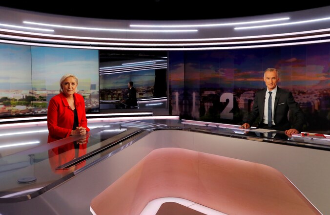 Le Pen kondigde haar kandidatuurstelling aan op het avondjournaal van TF1.