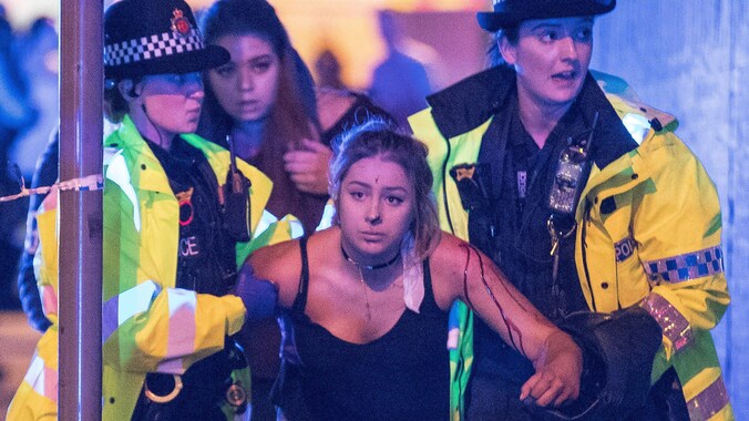 Bij de aanslag op de Manchester Arena zijn al zeker 22 mensen om het leven gekomen, 59 anderen raakten gewond.