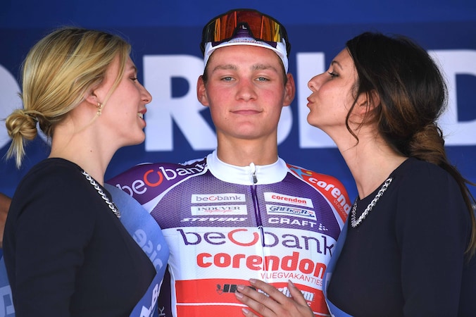 Van der Poel mocht ook al in de Ronde van België vieren, hier op het podium in Moorslede.