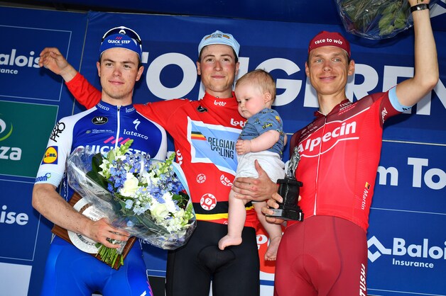 Het podium van de 87ste editie van de Baloise Belgium Tour, met Jens Keukeleire als winnaar, Rémi Cavagna op twee en Tony Martin op drie.