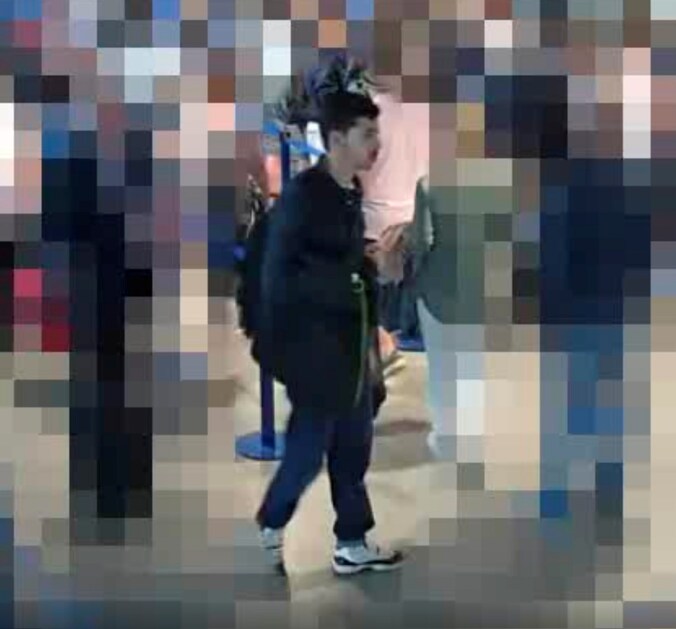 Zelfmoordterrorist Salman Abedi vlak voordat hij zichzelf opblies in de Manchester Arena tijdens een concert van Ariana Grande.