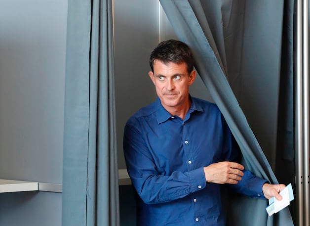 Manuel Valls, de voormalige eerste minister onder president François Hollande, zou een van de weinige ex-ministers zijn die hun parlementszetel behouden.