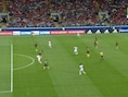 Voetbal is niet meer hetzelfde met nieuw hulpmiddel: de videoref zorgt voor commotie