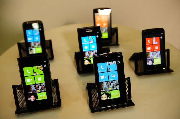 De eerste lading smartphones op Windows Phone 7.