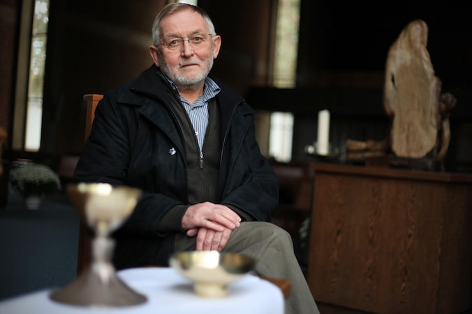 Overleden priester Marcel (81) laat plots “liefhebbende vrouw, kinderen en  kleinkinderen” achter op rouwbrief: bisdom reageert verbaasd | Regio |  HLN.be
