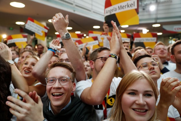 Merkel wint minder fors dan verwacht, extreemrechtse AfD wordt derde ...