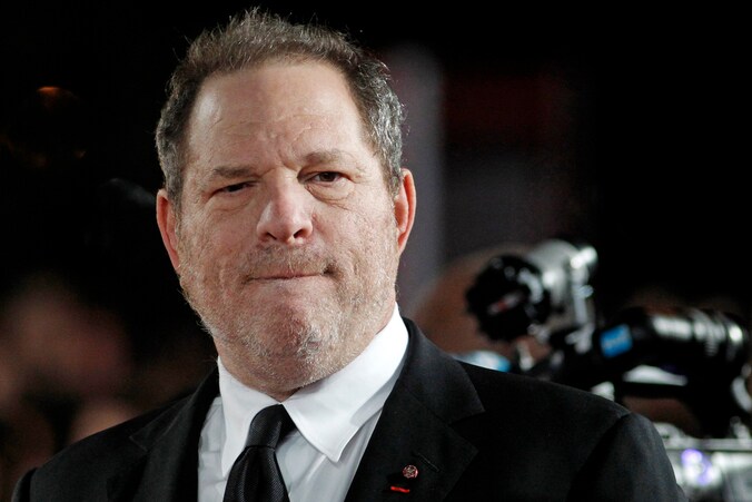 Harvey Weinstein is met onmiddelijke ingang ontslagen bij The Weinstein Company.