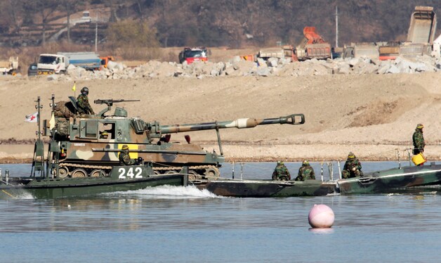 Zuid-Koreaanse soldaten oefenden op de Han-rivier in Yeoju recent nog tegen een mogelijke Noord-Koreaanse aanval.