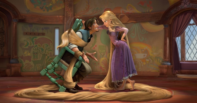 Flynn (links) en Rapunzel in Tangled.