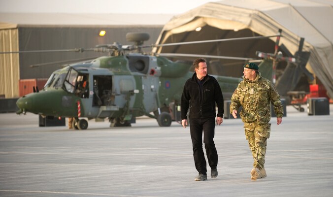 De Britse premier David Cameron in Camp Bastion.
