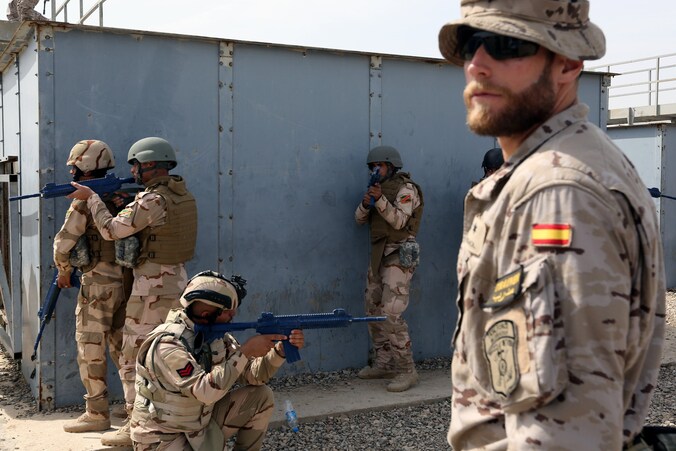 Spaanse NAVO-militairen in Irak.