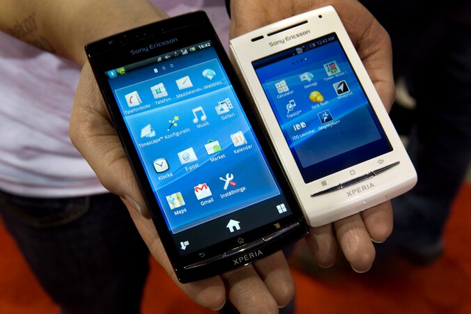 Twee Xperia-modellen die in 2011 werden voorgesteld op de CES- beurs.