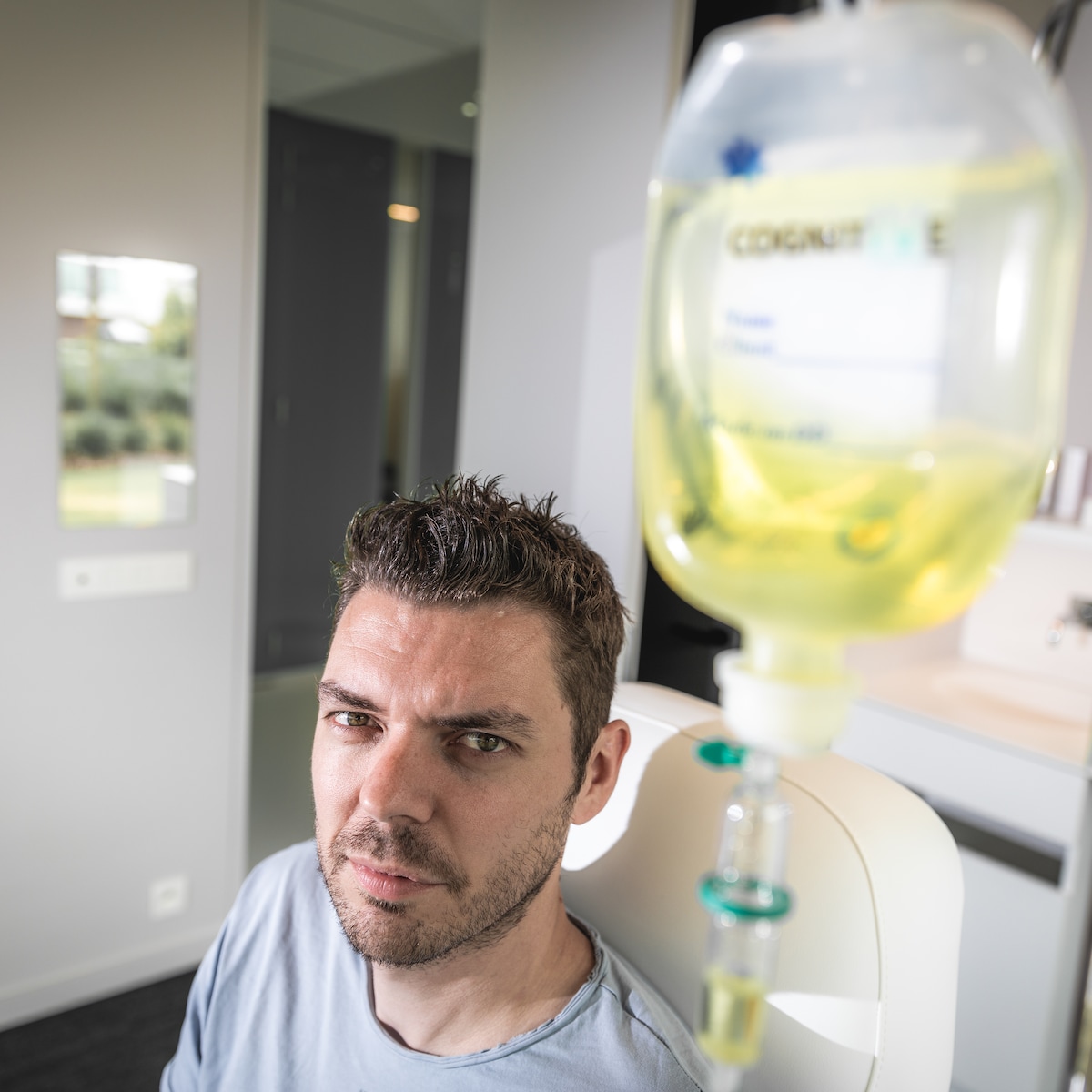 Onze redacteur test het energie-infuus dat Sean Dhondt gebruikt: