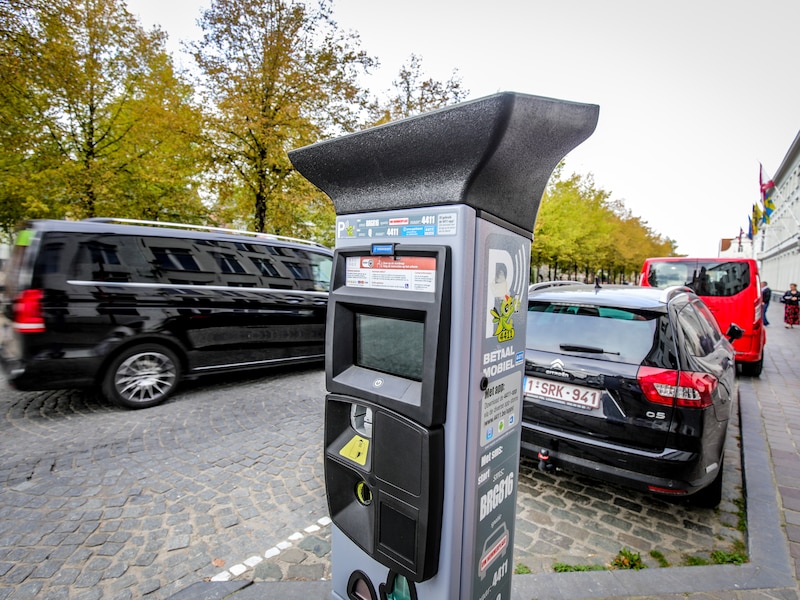 Defecte parkeerautomaat? Blauwe schijf volstaat voortaan in Brugge