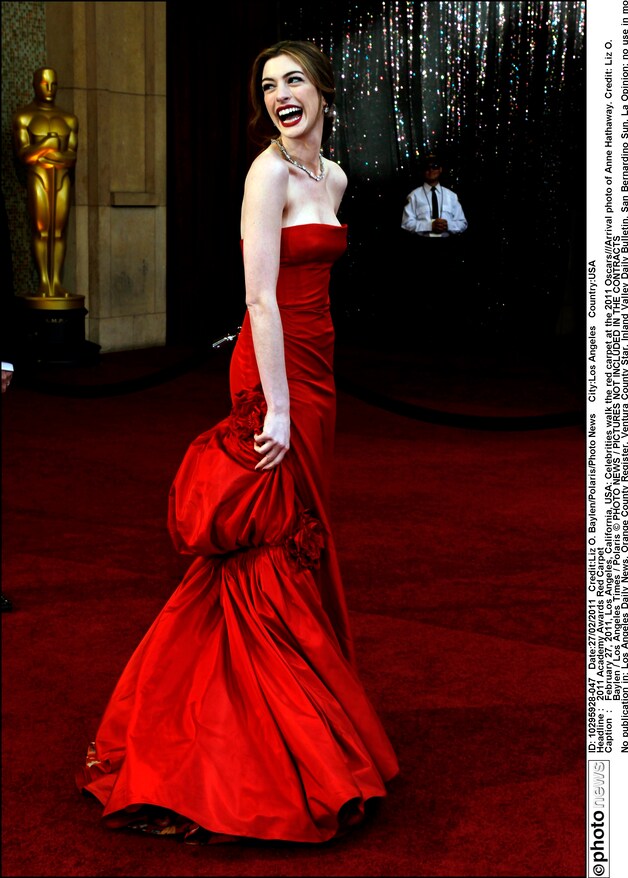 Deze Tiffany&Co halsketting leverde Anne Hathaway een 'povere' 750.000 dollar op.