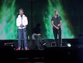 Nathalie Meskens en Jonas Van Geel gaan voor krachtig duet met ‘Shallow’ op Rode Neuzen Dag XL