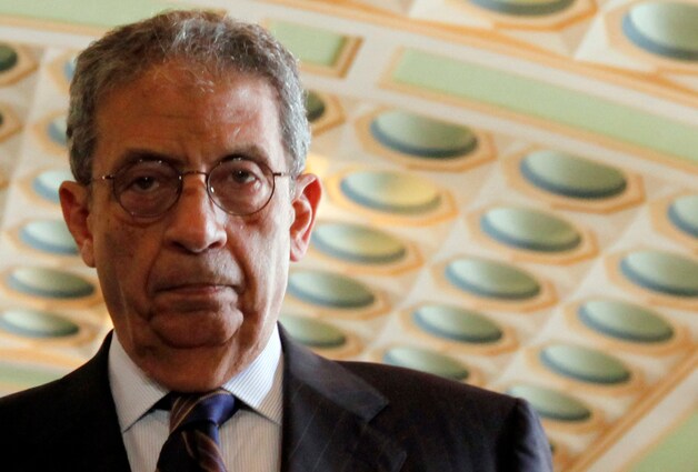 Amr Moussa, de secretaris-generaal van de Arabische Liga, bekritiseert de luchtaanvallen.
