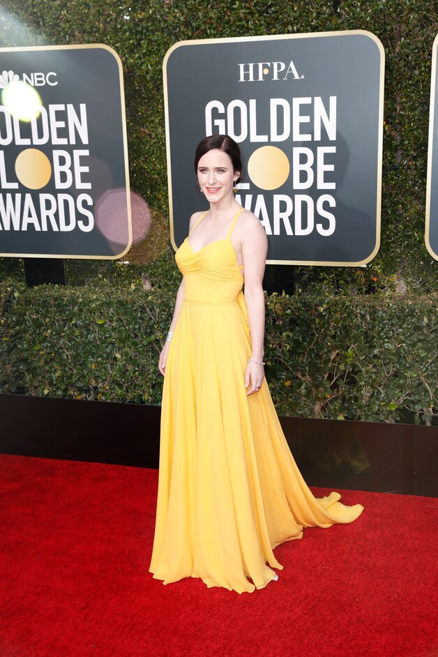 Een zonnige Rachel Brosnahan, die genomineerd is voor ‘beste actrice in een komische of muzikale serie’ voor ‘The Marvelous Mrs. Maisel’.