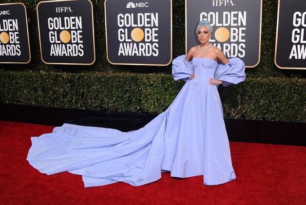 Lady Gaga op de rode loper van de Golden Globes.