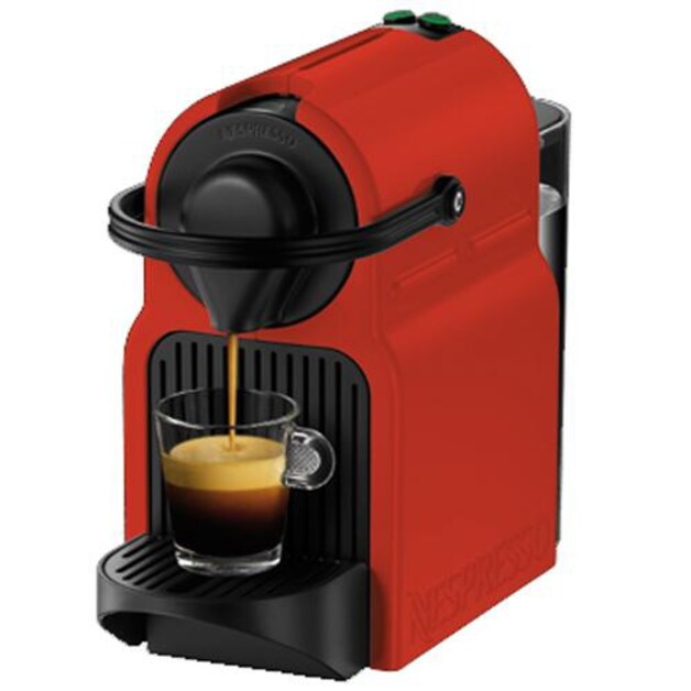 Een Nespressomachine hoeft niet enorm groot te zijn, zo bewijst de Inissia.