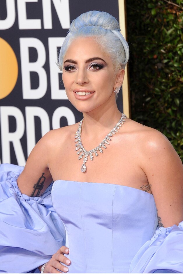 Lady Gaga op de rode loper van de Golden Globes.
