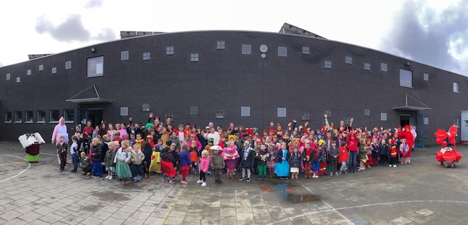 Carnaval bij basisschool De Kleine Prins in Kluizen.