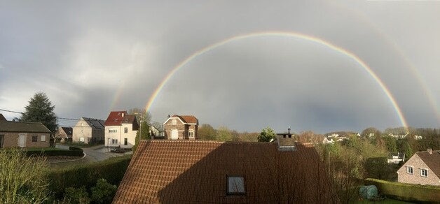Stilte voor de storm in Hoeilaart: dubbele regenboog gespot.