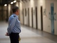 Vakbonden schakelen vanaf 1 december over op minimale dienstverlening in gevangenissen