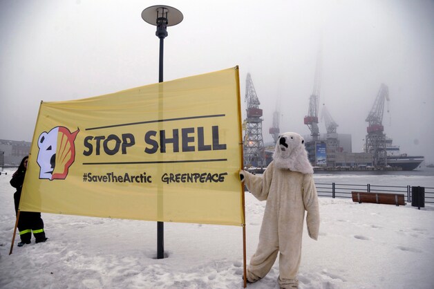 Activisten lieten hun ongenoeg blijken over de boringen van Shell.