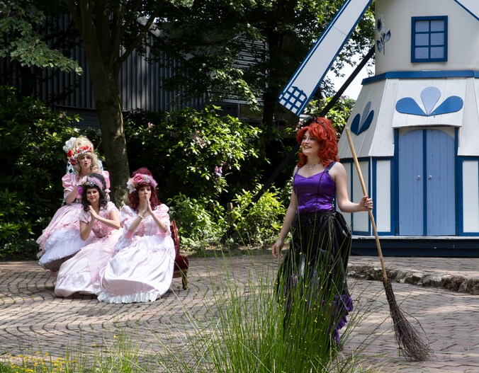De jeugdvoorstelling Repelsteeltje in Natuurtheater De Donck in Someren.