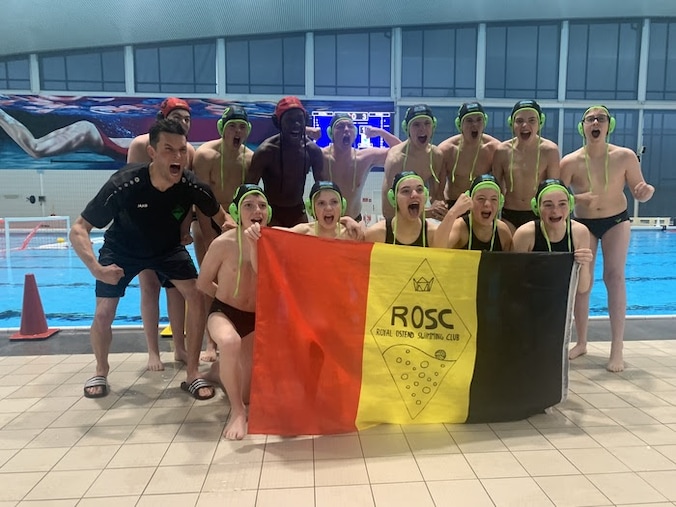 De U15 van Royal Oostende Swimming Club.