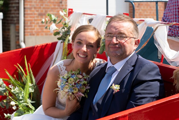 Sien (28) verloor haar man aan kanker, Celine (30) haar papa. Vandaag ...