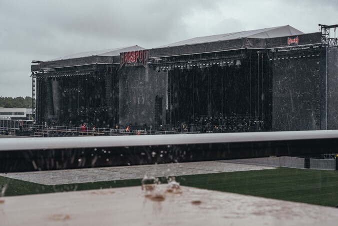 Vanwege de regen is Graspop genoodzaakt om voor woensdag het noodplan in werking te laten treden.