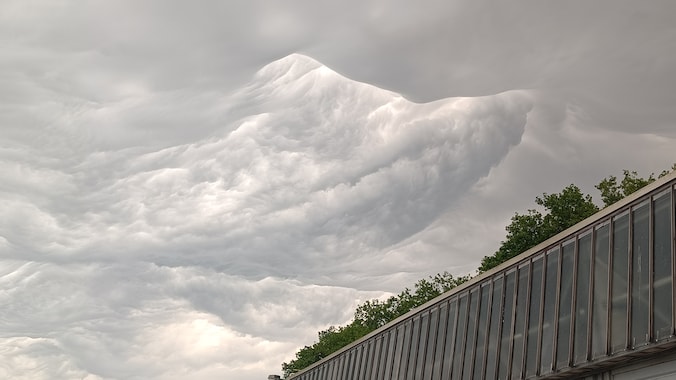 Speciale wolken formatie boven het vliegveld van Goetsenhoven.