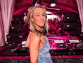 KIJK. Kat Kerkhofs draait broeierige set in volle Rave Cave op Tomorrowland
