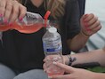 KIJK. Hoe lang kom je toe met een dagbudget van 35 euro op Pukkelpop? “We dénken dat het genoeg is”