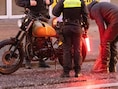 Vader (56) zonder rijbewijs gesnapt op bromfiets van dochter (26): “Hij wou haar een plezier doen, meer niet”