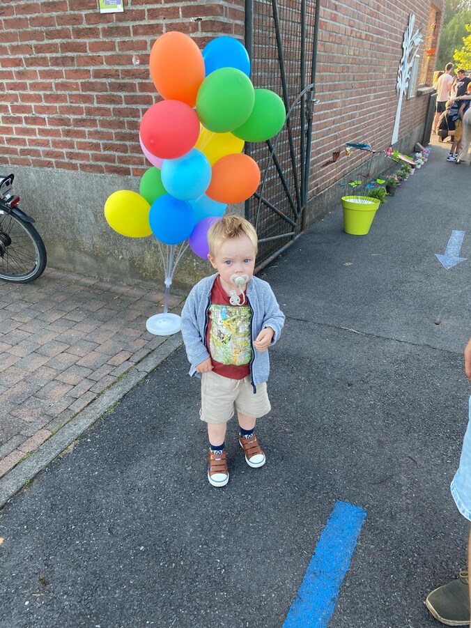 Rémi begint aan zijn eerste schooldag ooit.