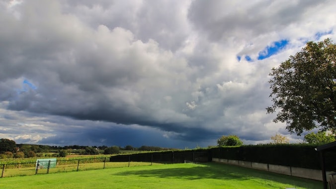 Het indrukwekkend schouwspel van wolken en zon.
