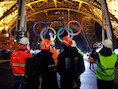 Olympische ringen tijdelijk van Eiffeltoren gehaald