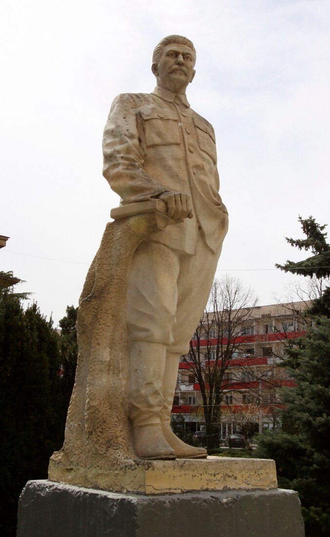 Een standbeeld van Stalin in Gori.
