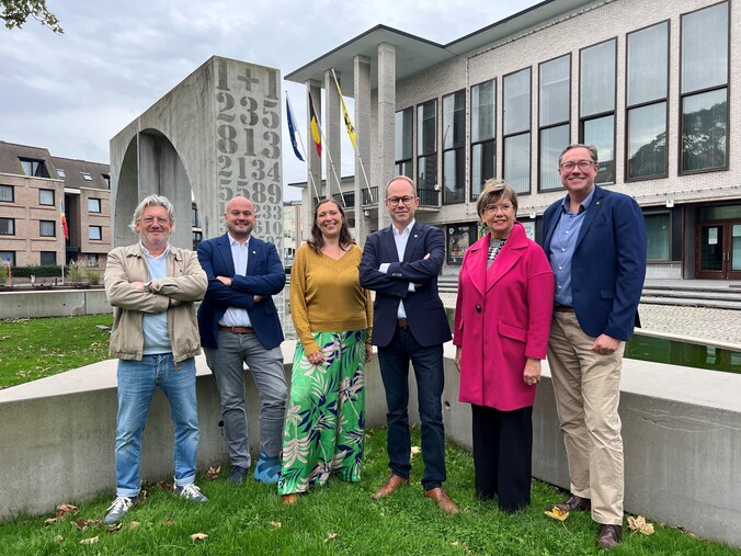 Het toekomstige schepencollege met Stephane Buyens, Geoffrey Vandevelde, Tine Wouters, Wim Janssens, Michèle Vandermeeren en Nicolas Luyssen