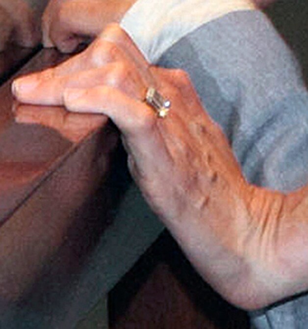 De ring van Angelina Jolie