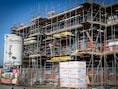 Bijna 9.300 bouwbedrijven stopten dit jaar al: bouwfederatie Embuild vraagt “krachtige impuls om woningbouw te stimuleren”