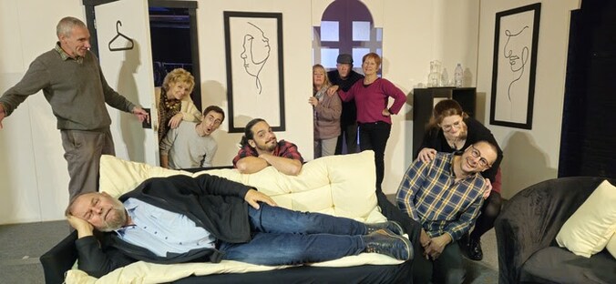 De cast van 'Die rare familie'.