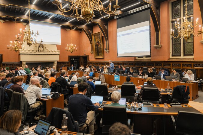 Laatste gemeenteraad in Gent verloopt rustig, deze opvallende namen ...