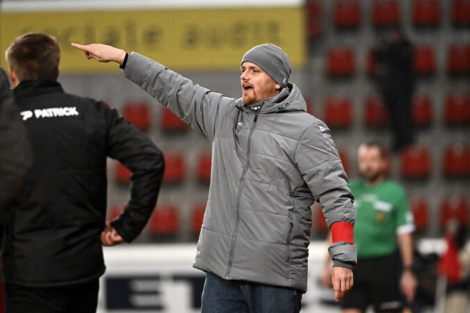 “Op dat vlak ben ik een saaie piet”: SK Beveren-coach Marink Reedijk ...