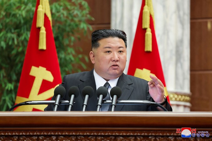 De Noord-Koreaanse overheid verspreidde deze foto van dictator Kim Jong-un tijdens de vergadering van de regerende Koreaanse Arbeiderspartij.